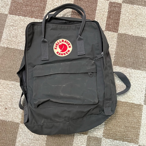 FjallRaven Kanken Backpack - Picture 1 of 6